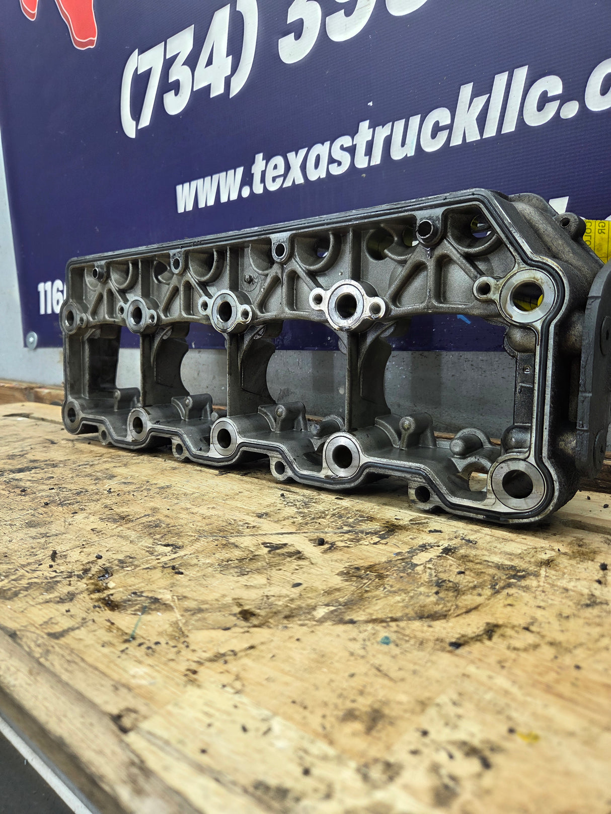 2003-2004 Genuine Ford Power Stroke 6.0L Diesel Rocker Box Arm Housing OEM 1840550C1 18MM