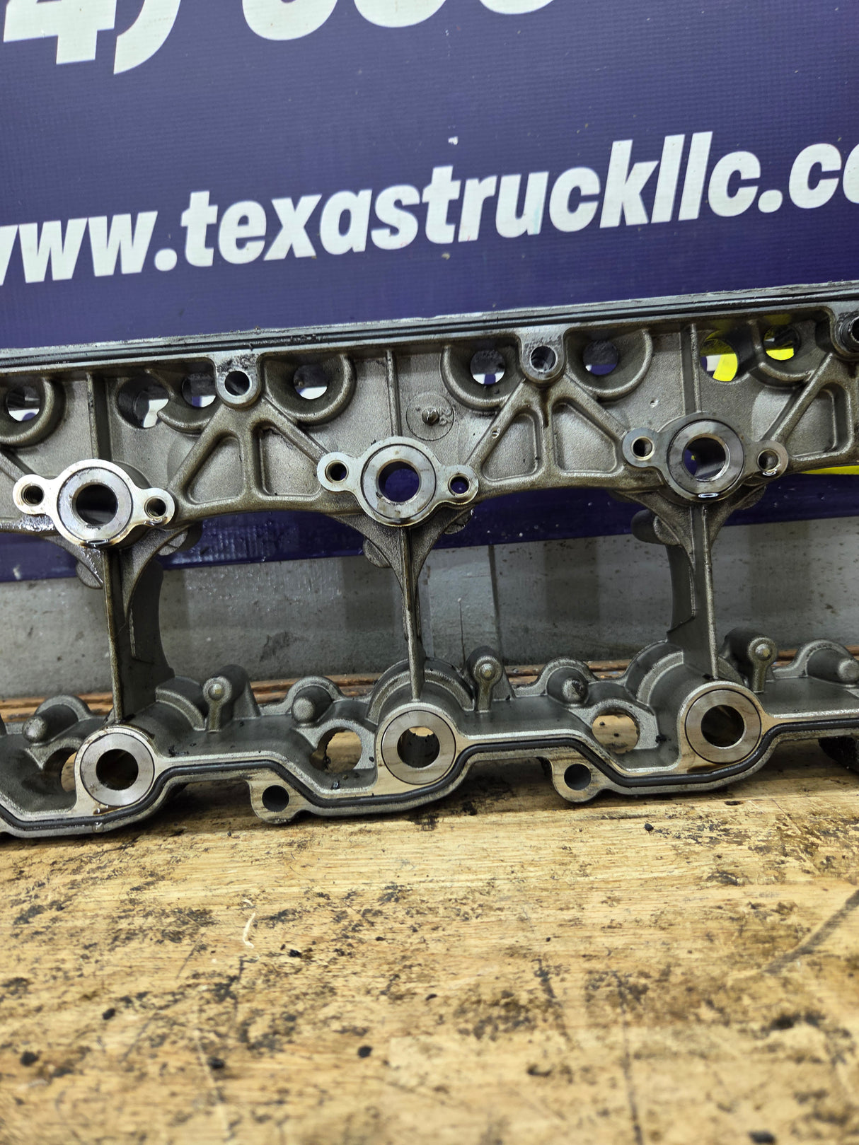 2003-2004 Genuine Ford Power Stroke 6.0L Diesel Rocker Box Arm Housing OEM 1840550C1 18MM