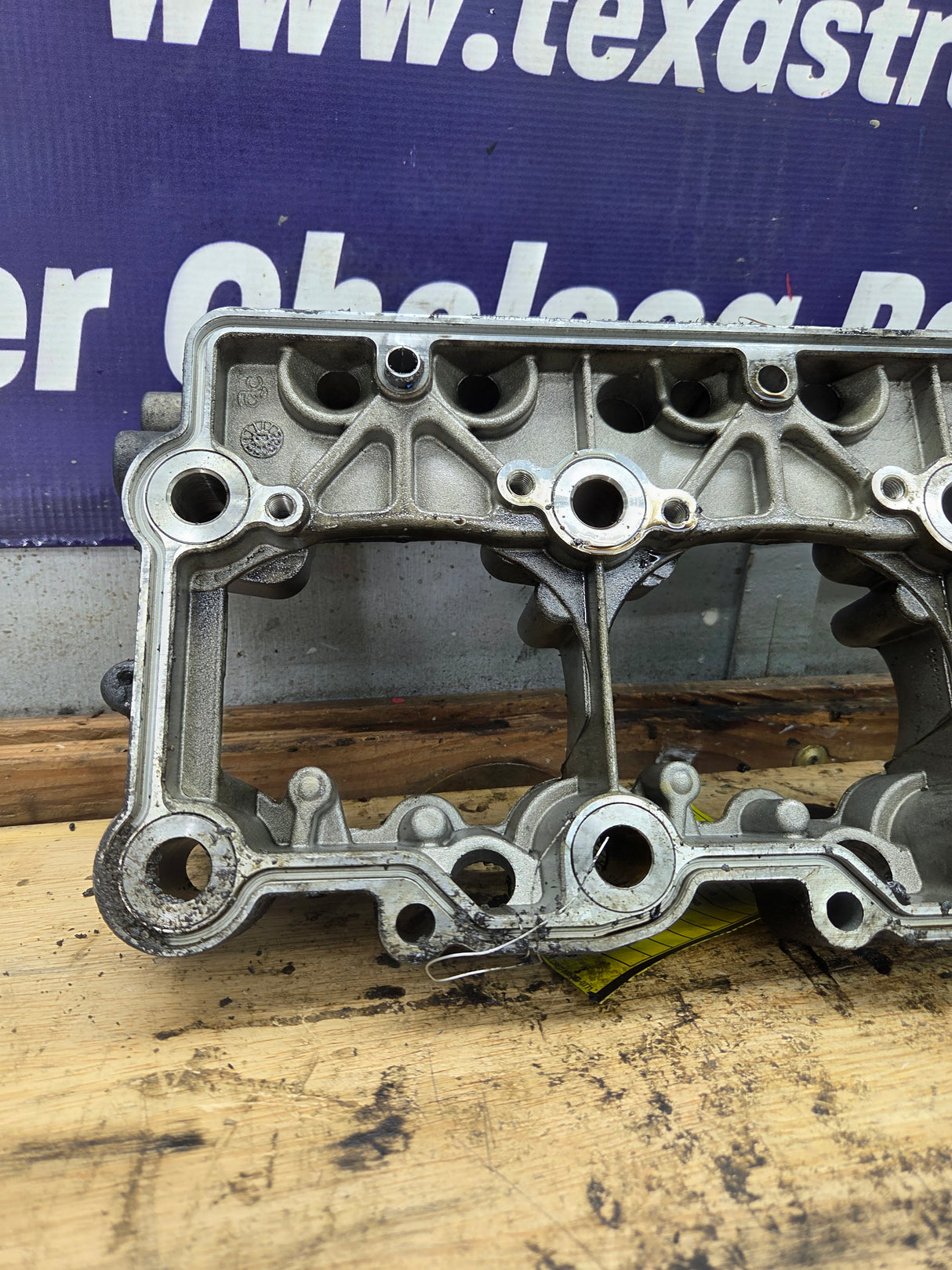 2003-2004 Genuine Ford Power Stroke 6.0L Diesel Rocker Box Arm Housing OEM 1840550C1 18MM