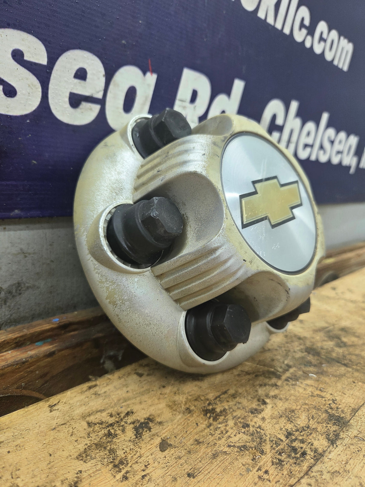 1999-2018 Chevrolet Silverado Tahoe Suburban Avalanche 1500 Center Cap Hub Cap 15067578