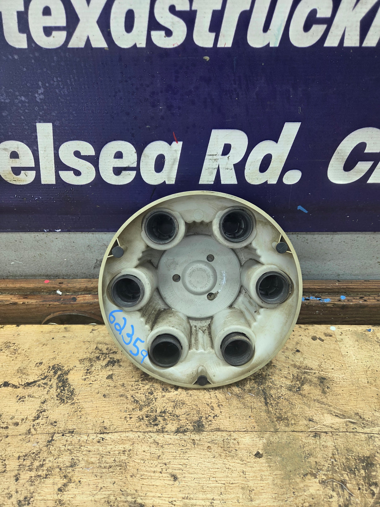 1999-2018 Chevrolet Silverado Tahoe Suburban Avalanche 1500 Center Cap Hub Cap 15067578