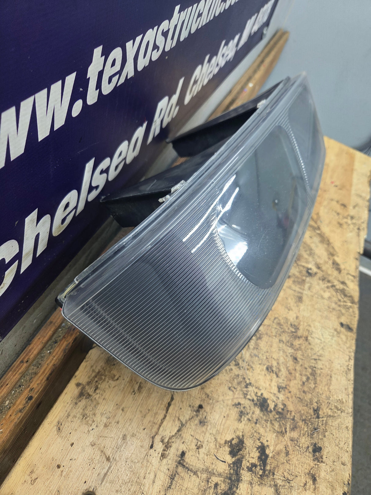 2009 Chevrolet Express 3500 LH Driver Side Headlight 16530371A