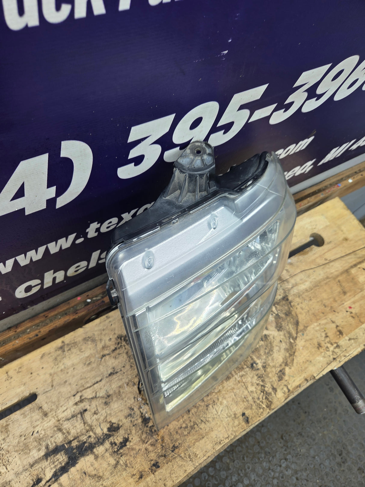 2008-2010 Ford Super Duty F250 F350 F450 F550 LH Driver Side Composite Head Light 44ZH-1849B 8C24-13006-A