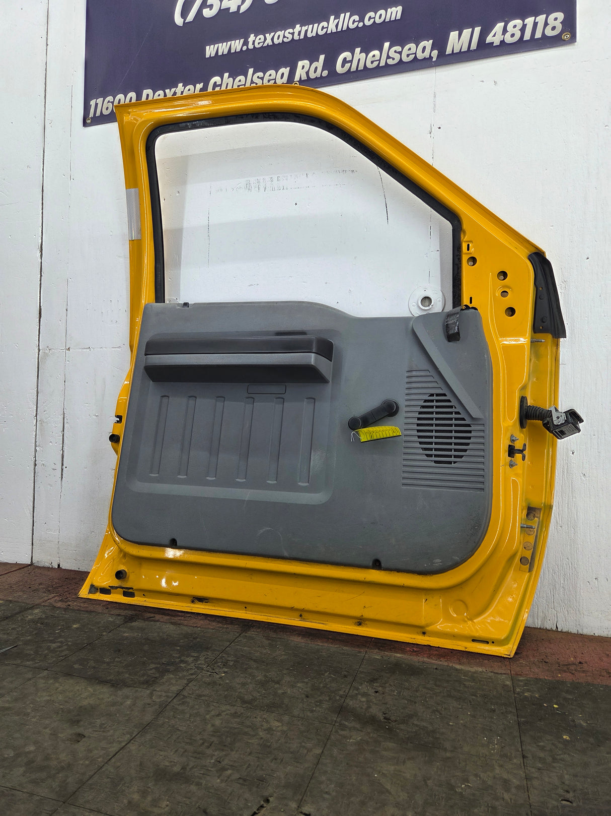 2012-2016 Ford Super Duty LH Driver Side Front Door F250 F350 F450 F550