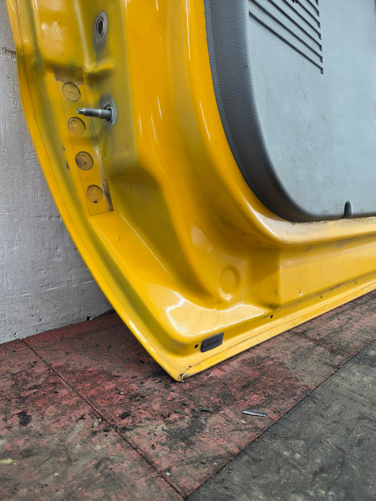 2012-2016 Ford Super Duty RH Passenger Side Front Door F250 F350 F450 F550