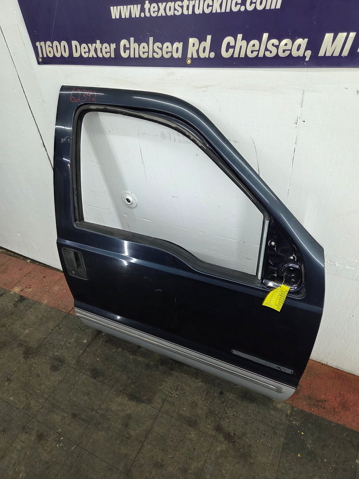 1999-2007 Ford Super Duty RH Passenger Side Front Door F250 F350 F450 F550