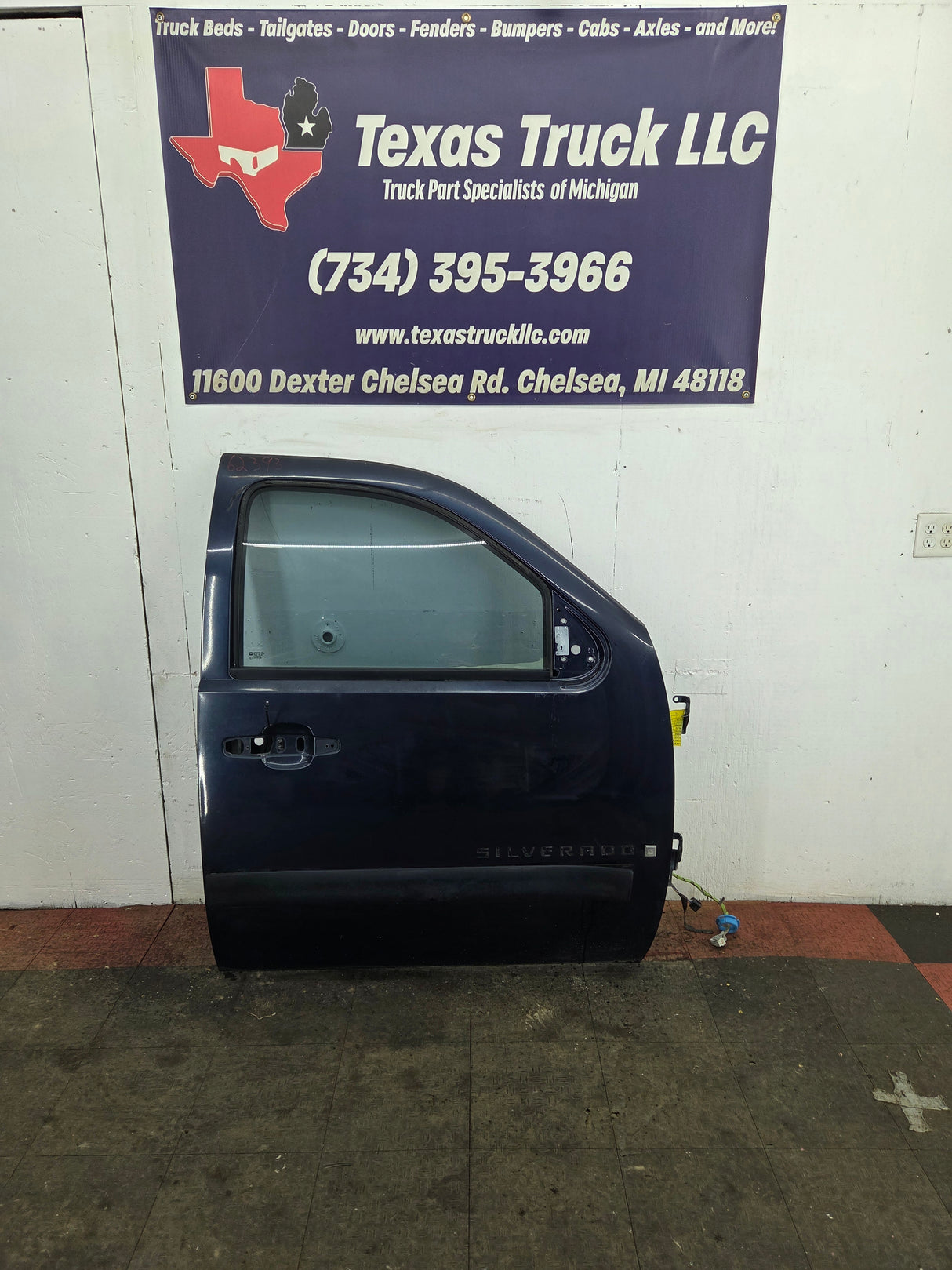 2007-2013 Chevrolet Silverado / GMC Sierra 1500 2500 3500 HD RH Front Passenger Side Door