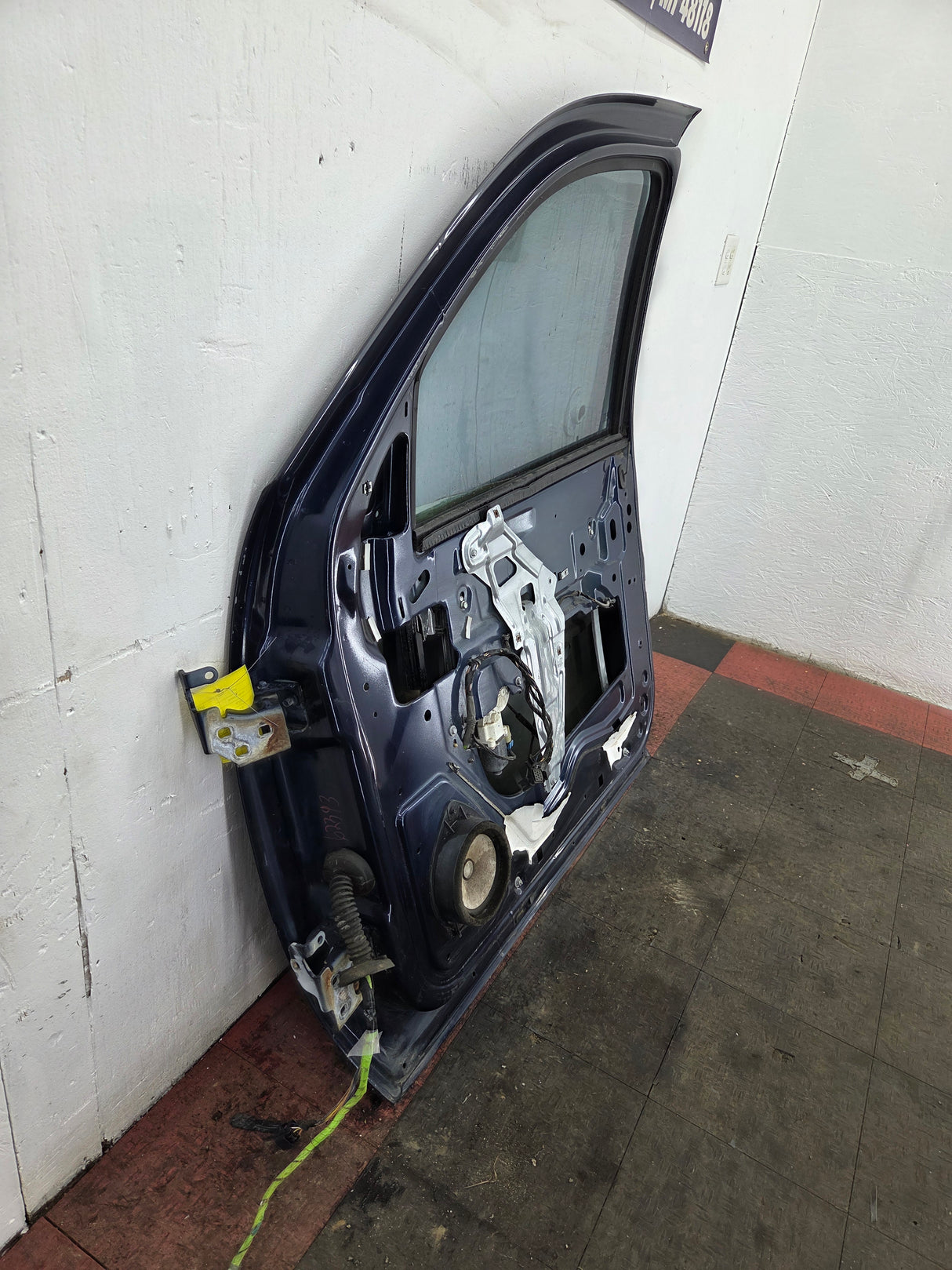 2007-2013 Chevrolet Silverado / GMC Sierra 1500 2500 3500 HD RH Front Passenger Side Door