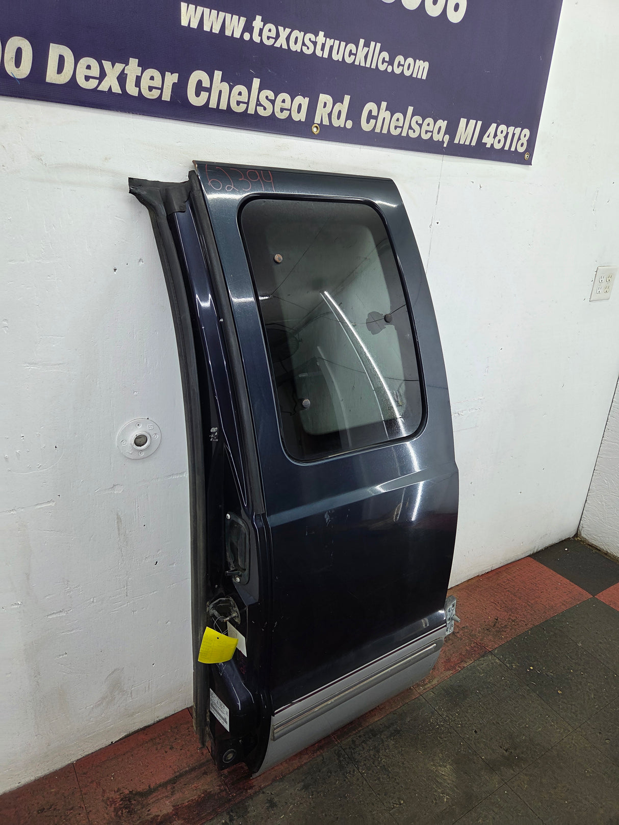 1999-2007 Ford Super Duty F250 F350 F450 F550 LH Extended Cab Driver Side Rear Door