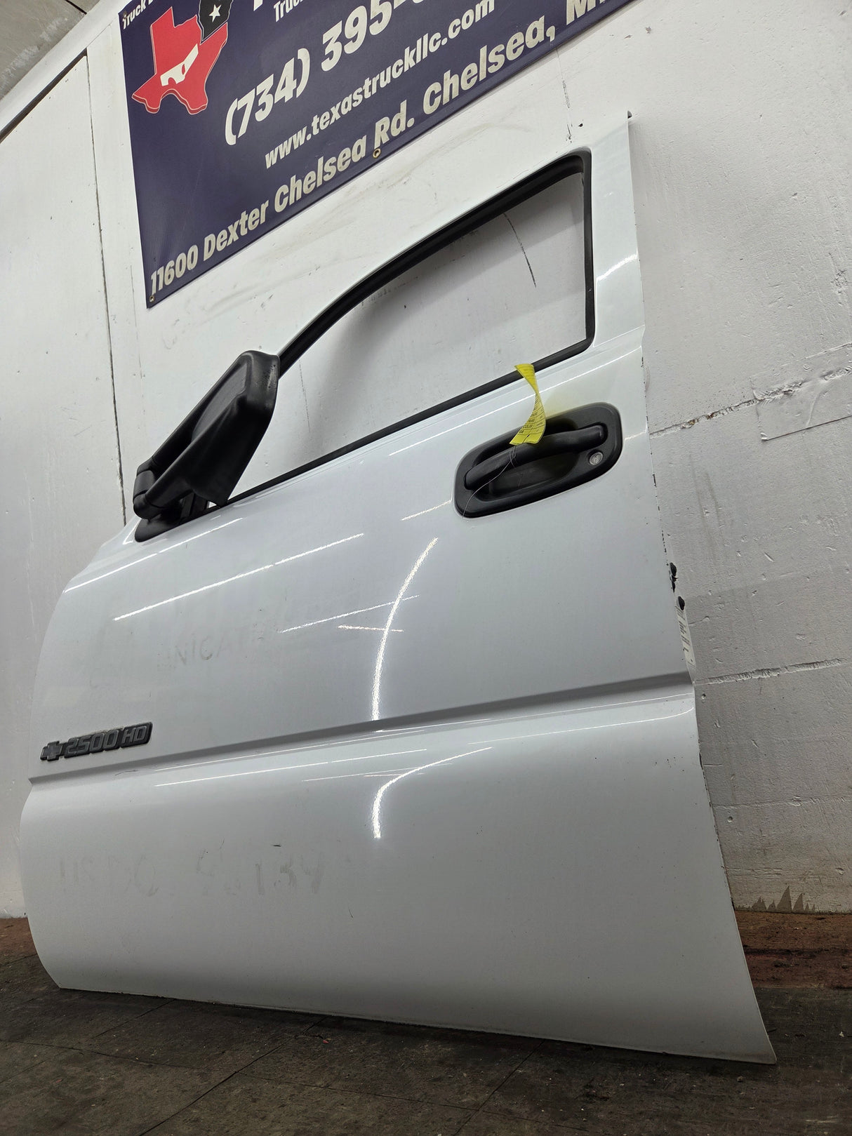 1999-2006 Chevrolet Silverado / GMC Sierra 1500 2500 3500 HD Front Driver Side Door LH