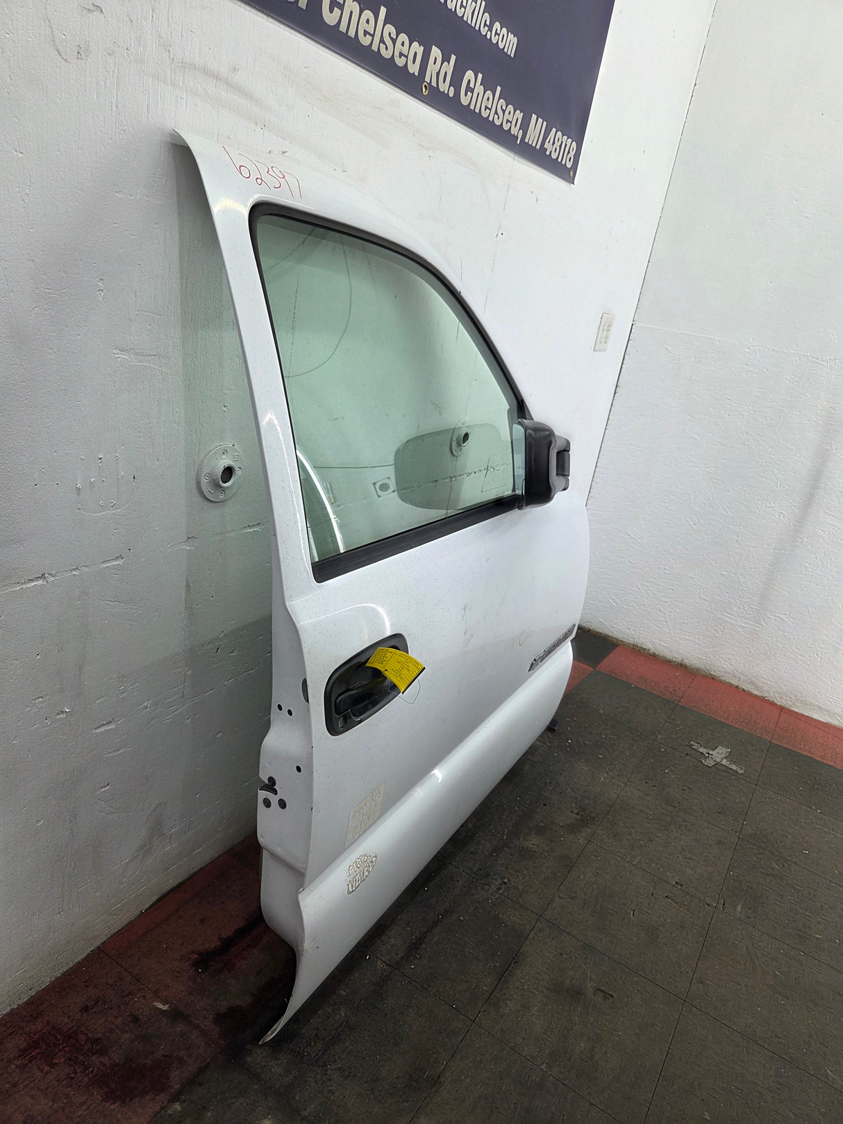 1999-2006 Chevrolet Silverado / GMC Sierra 1500 2500 3500 HD Front Passenger side Door RH