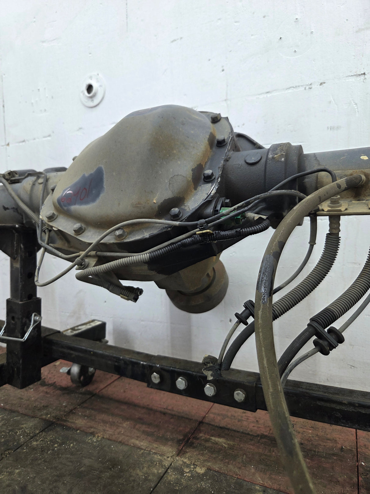 2011-2012 Ford Super Duty F250 F350 Rear Axle 3.73 Gear Ratio Electric Locking Rear End 297k Miles