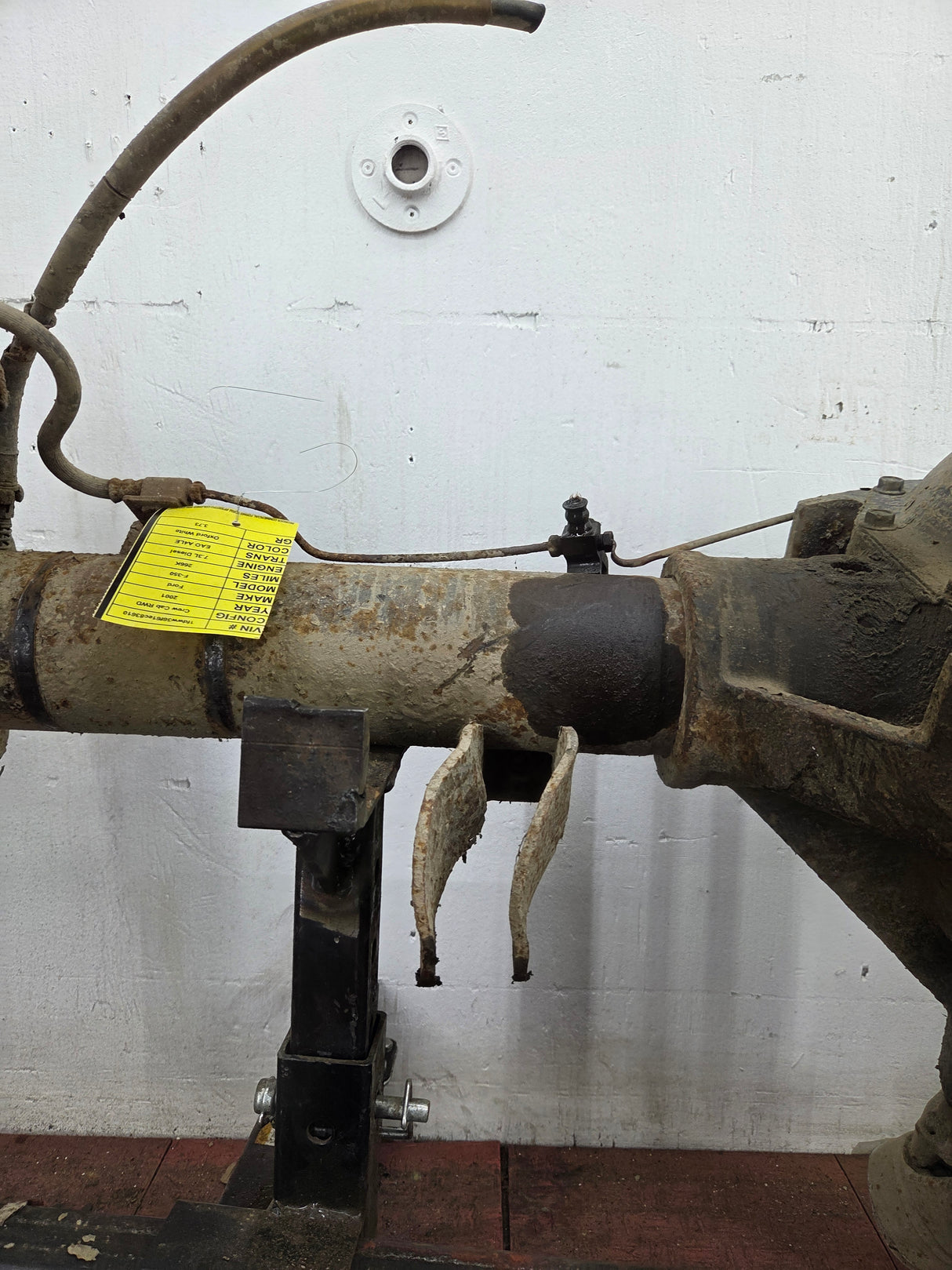 1999-2001 Ford Super Duty F350 Dually Rear Axle 3.73 Gear Ratio CAB CHASSIS 266k miles