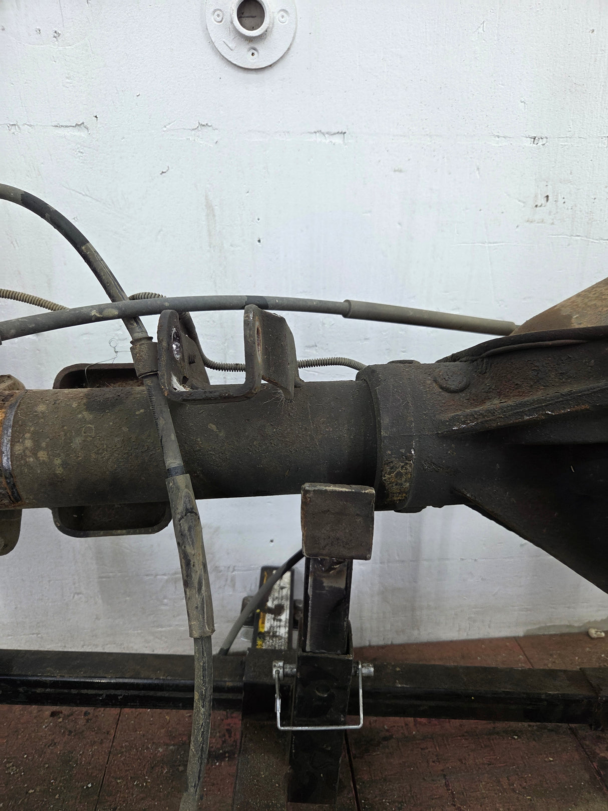 2001-2007 Chevrolet Silverado / GMC Sierra 2500 3500 HD Rear Axle 4.10 10.5"