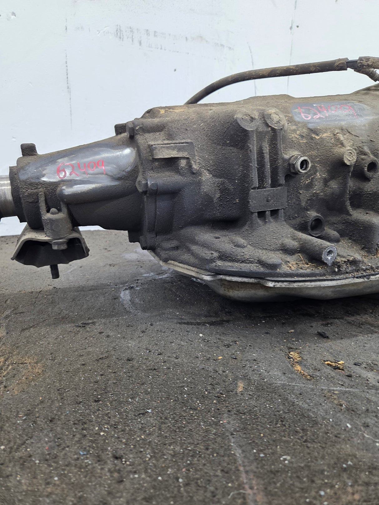 2000-2006 Chevrolet GMC 6.0L 4L80E 2wd AUTOMATIC TRANSMISSION *Untested Core 2500HD 3500HD