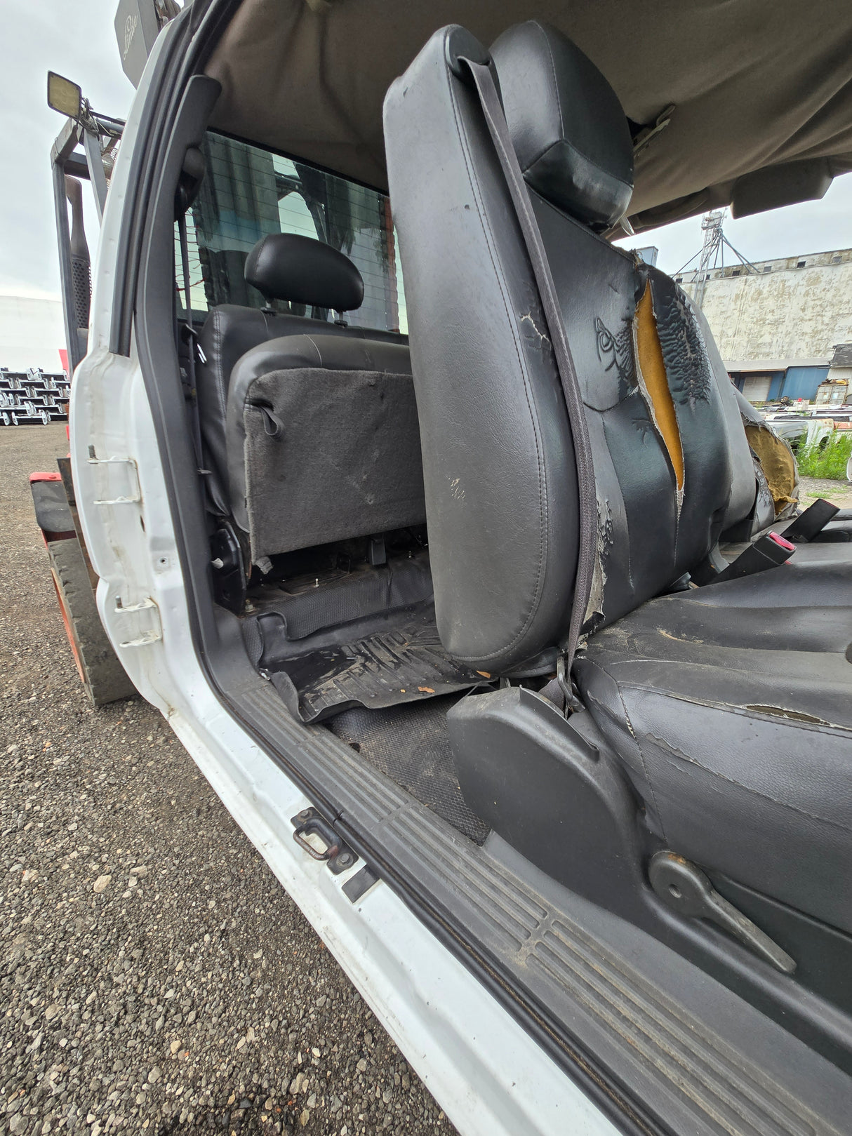 1999-2007 Chevrolet Silverado / GMC Sierra 1500 2500 HD 3500HD Extended Cab Body
