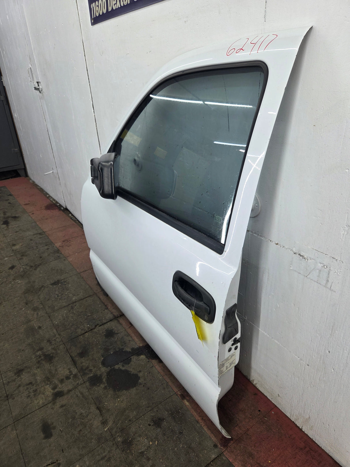 1999-2006 Chevrolet Silverado / GMC Sierra 1500 2500 3500 HD Front Driver Side Door LH
