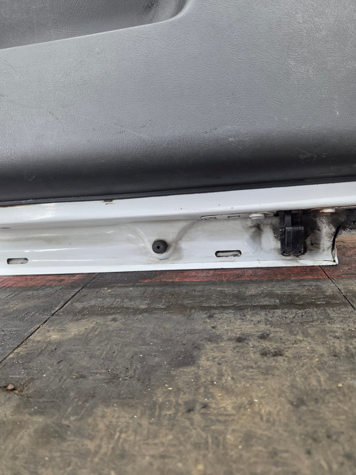 1999-2006 Chevrolet Silverado / GMC Sierra 1500 2500 3500 HD Rear Driver side Extended Cab Rear Door