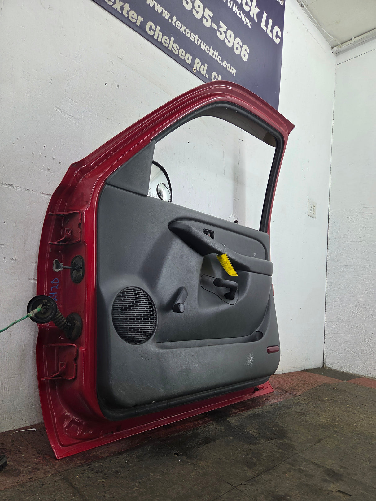 1999-2006 Chevrolet Silverado / GMC Sierra 1500 2500 3500 HD Front Passenger side Door RH