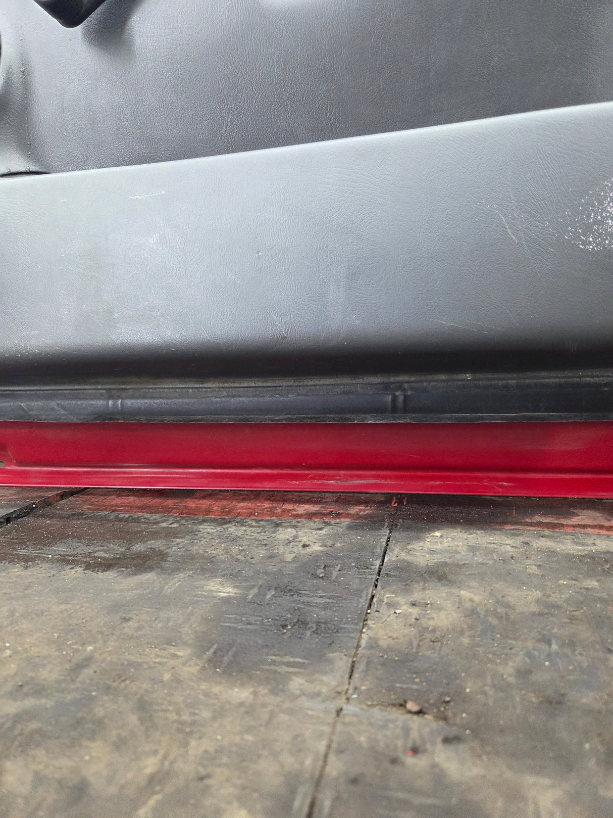 1999-2006 Chevrolet Silverado / GMC Sierra 1500 2500 3500 HD Front Passenger side Door RH