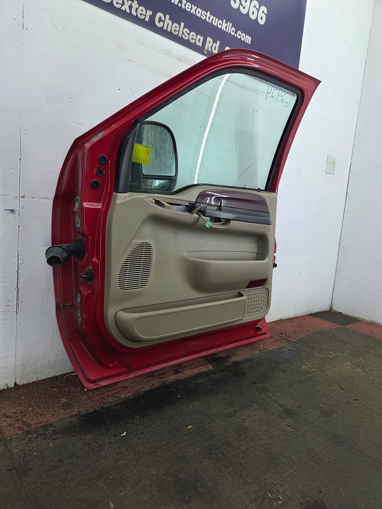 1999-2007 Ford Super Duty RH Passenger Side Front Door F250 F350 F450 F550