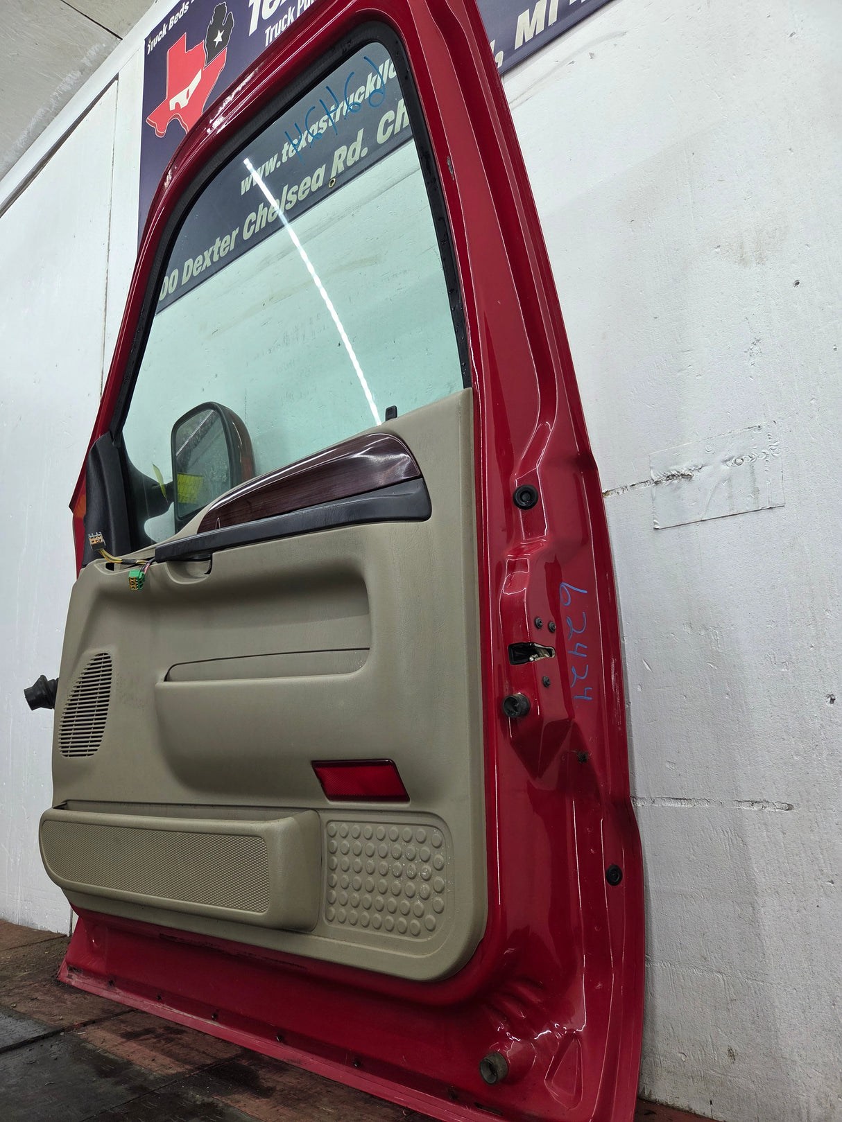 1999-2007 Ford Super Duty RH Passenger Side Front Door F250 F350 F450 F550