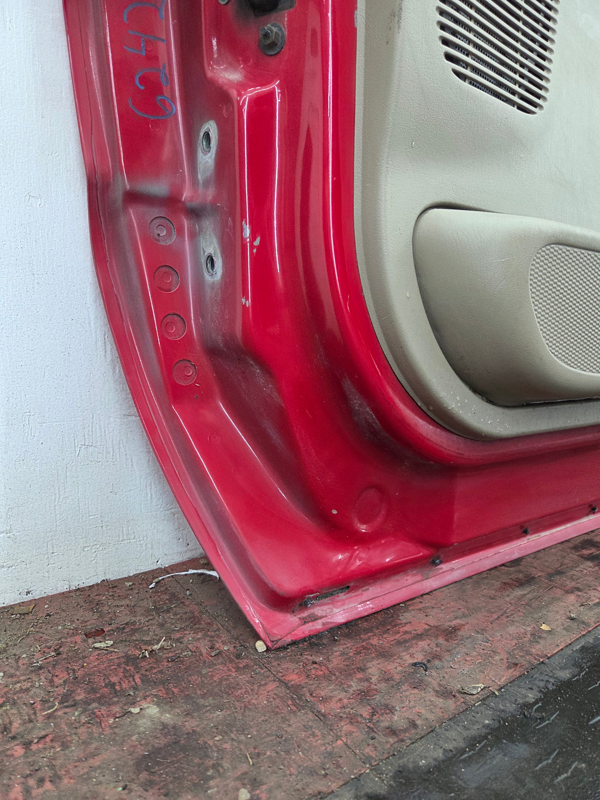 1999-2007 Ford Super Duty RH Passenger Side Front Door F250 F350 F450 F550