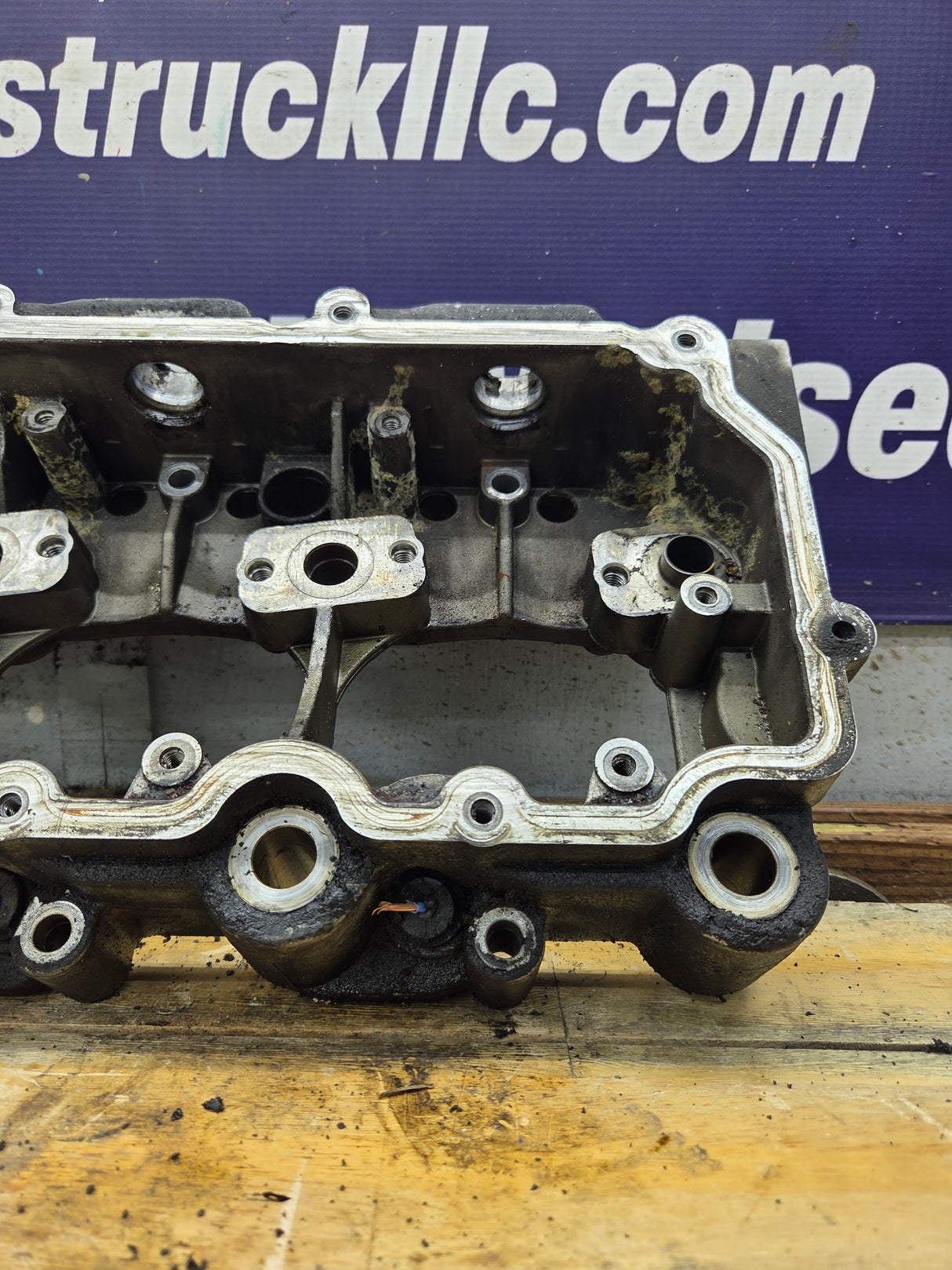 2003-2005 Genuine Ford Power Stroke 6.0L Diesel Rocker Box Arm Housing OEM 1843351C2