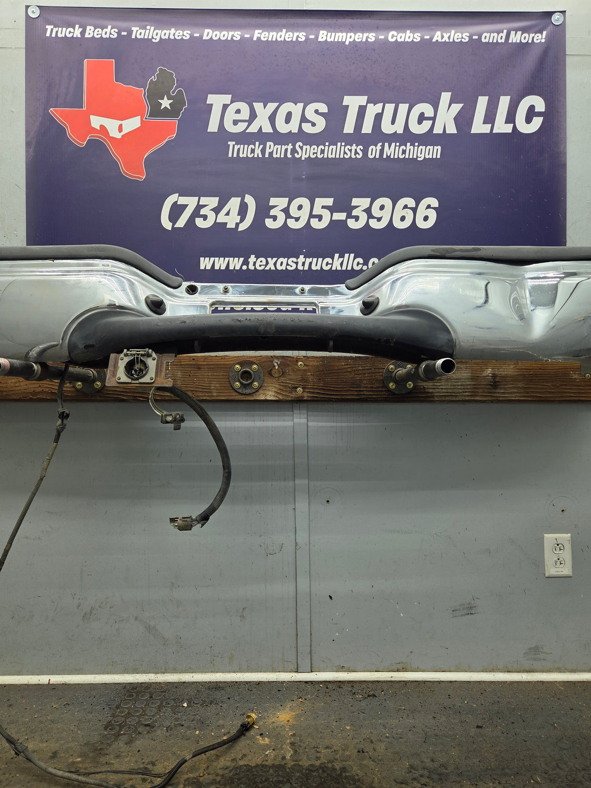 1999-2007 Ford Super Duty F250 F350 F450 F550 Rear Bumper