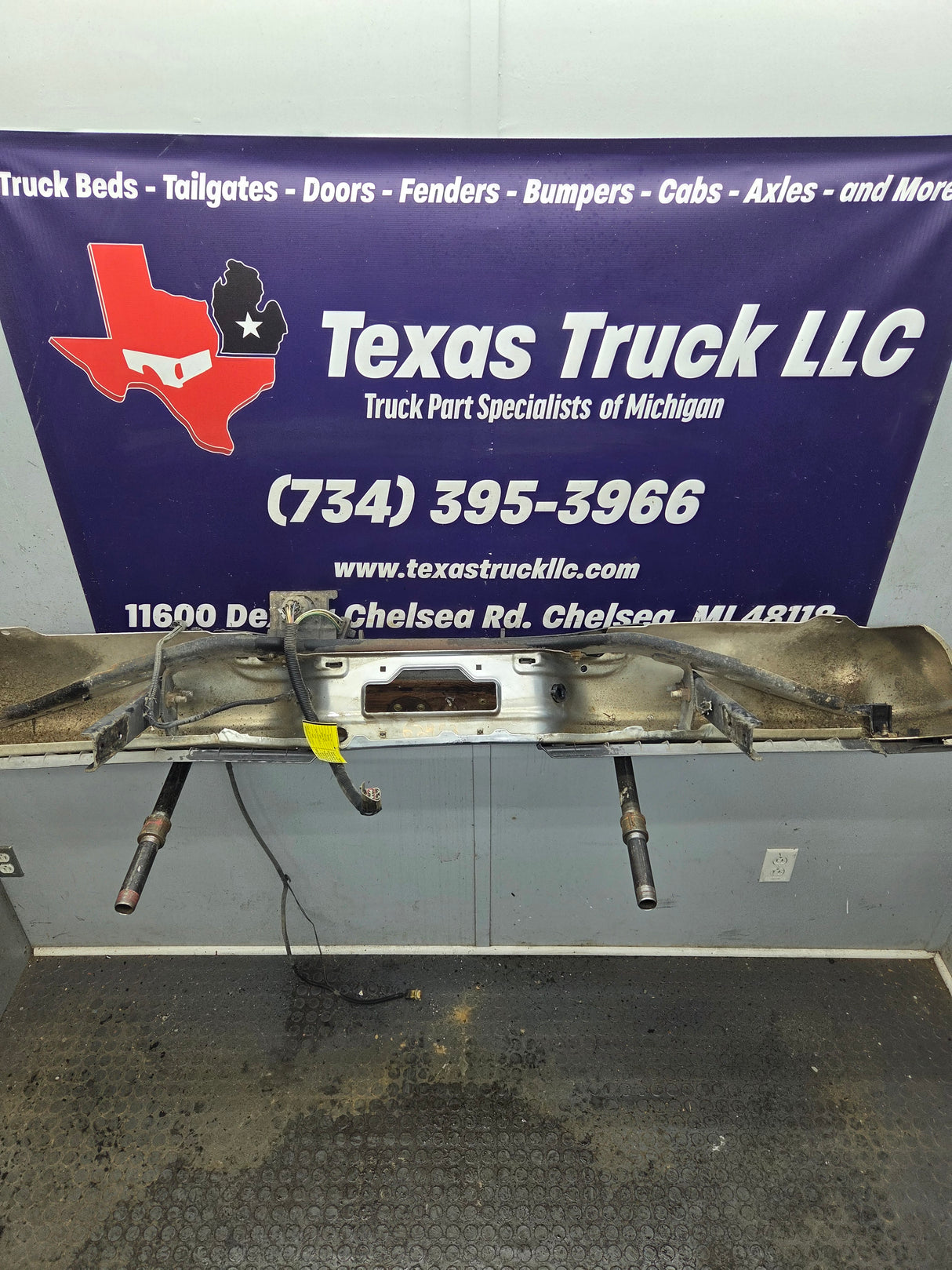 1999-2007 Ford Super Duty F250 F350 F450 F550 Rear Bumper
