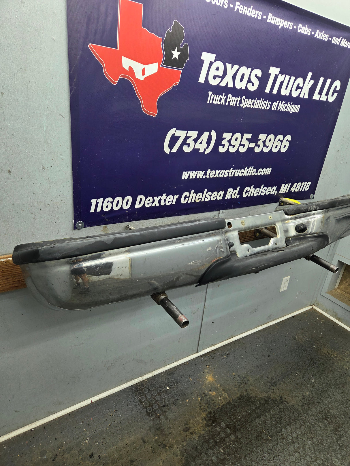 1999-2007 Ford Super Duty F250 F350 F450 F550 Rear Bumper