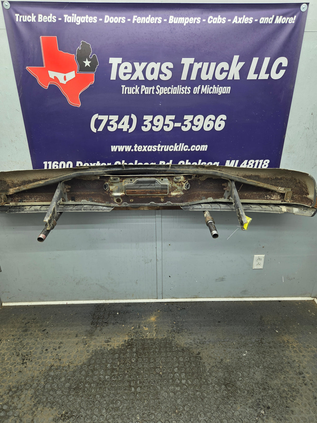 1999-2007 Ford Super Duty F250 F350 F450 F550 Rear Bumper