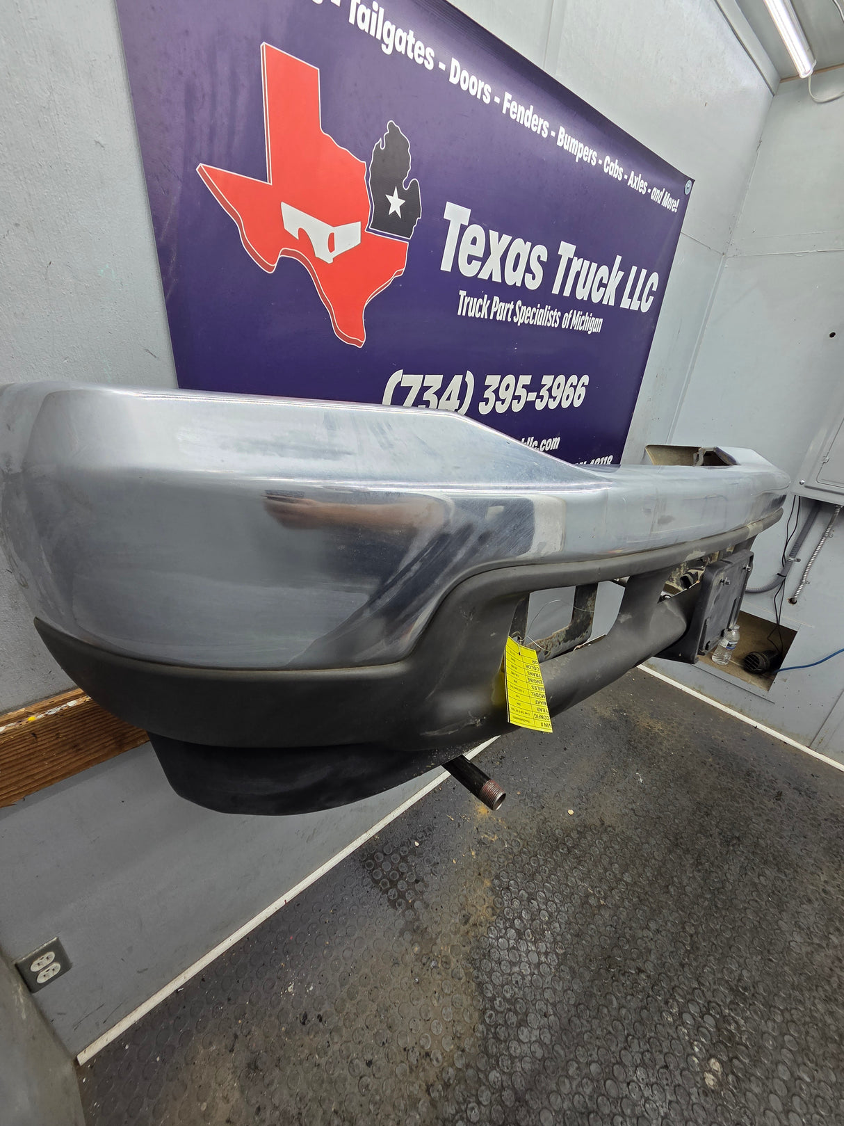 1999-2004 Ford Super Duty F250 F350 F450 F550 Excursion Front Bumper