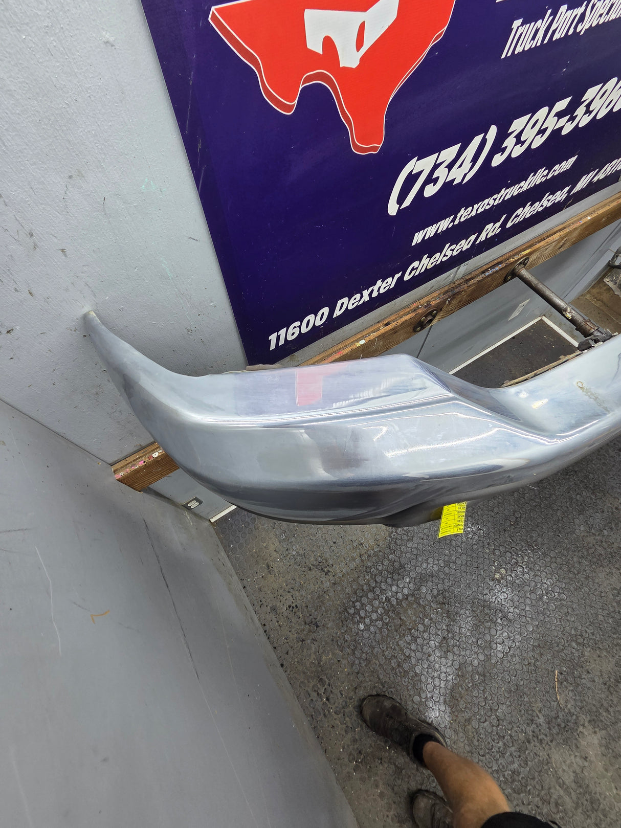 1999-2004 Ford Super Duty F250 F350 F450 F550 Excursion Front Bumper