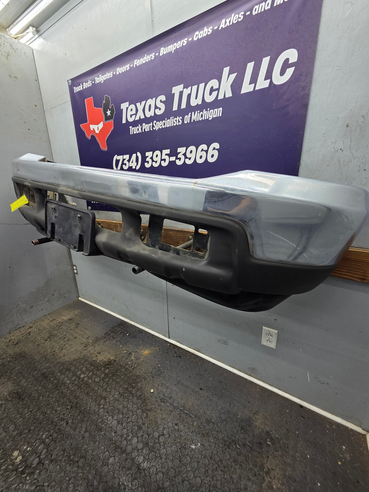 1999-2004 Ford Super Duty F250 F350 F450 F550 Excursion Front Bumper