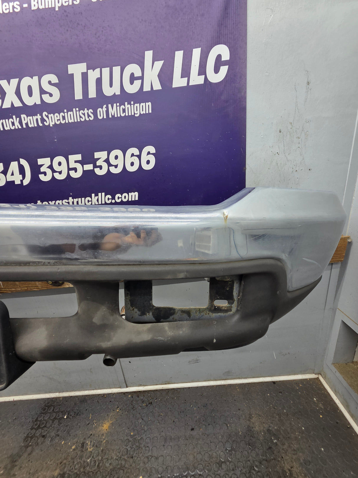 1999-2004 Ford Super Duty F250 F350 F450 F550 Excursion Front Bumper