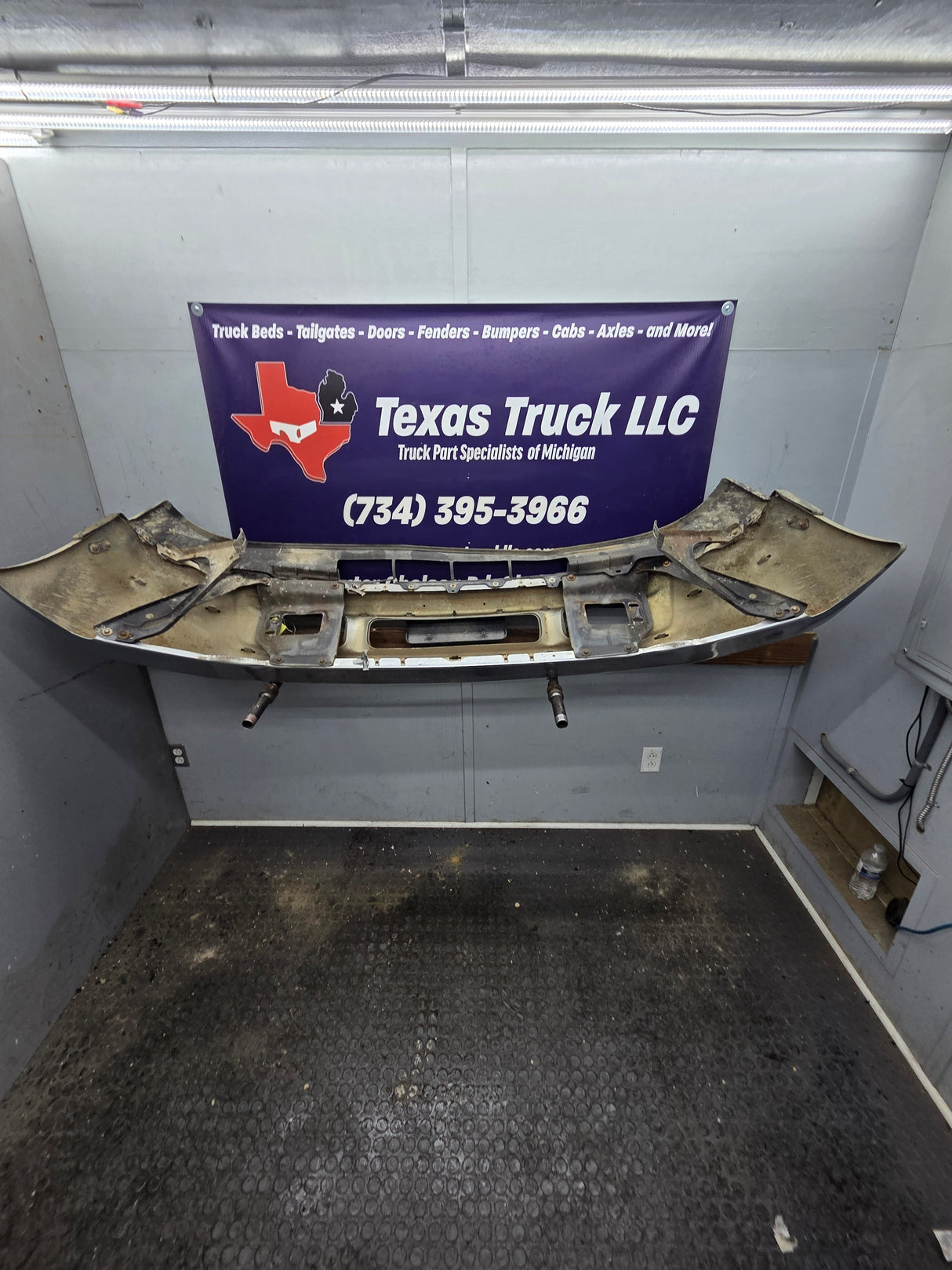 1999-2004 Ford Super Duty F250 F350 F450 F550 Excursion Front Bumper