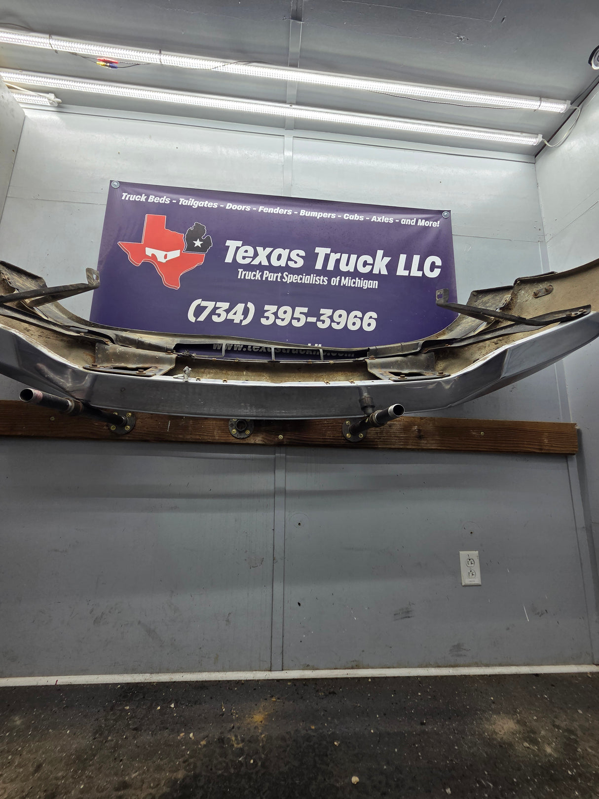 1999-2004 Ford Super Duty F250 F350 F450 F550 Excursion Front Bumper