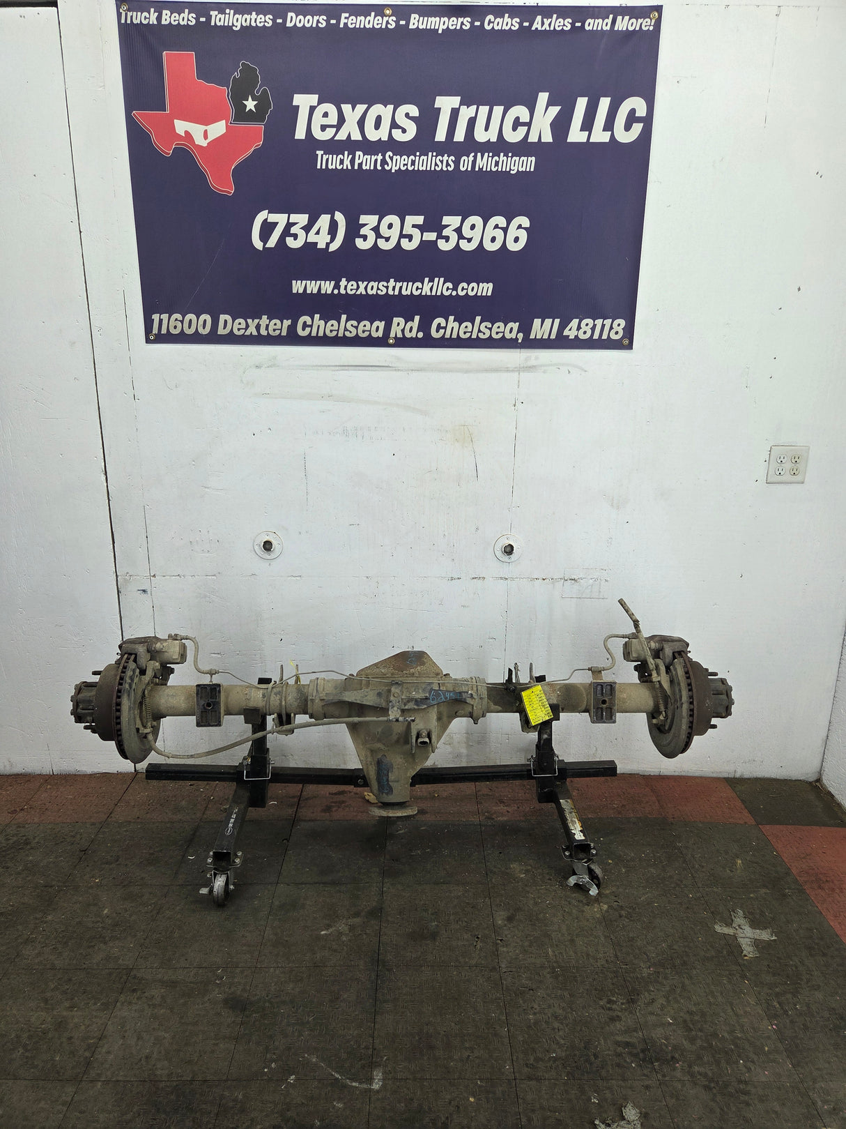 2002-2004 Ford Super Duty F250 F350 SRW Rear Axle 3.73 Gear Ratio 360k miles
