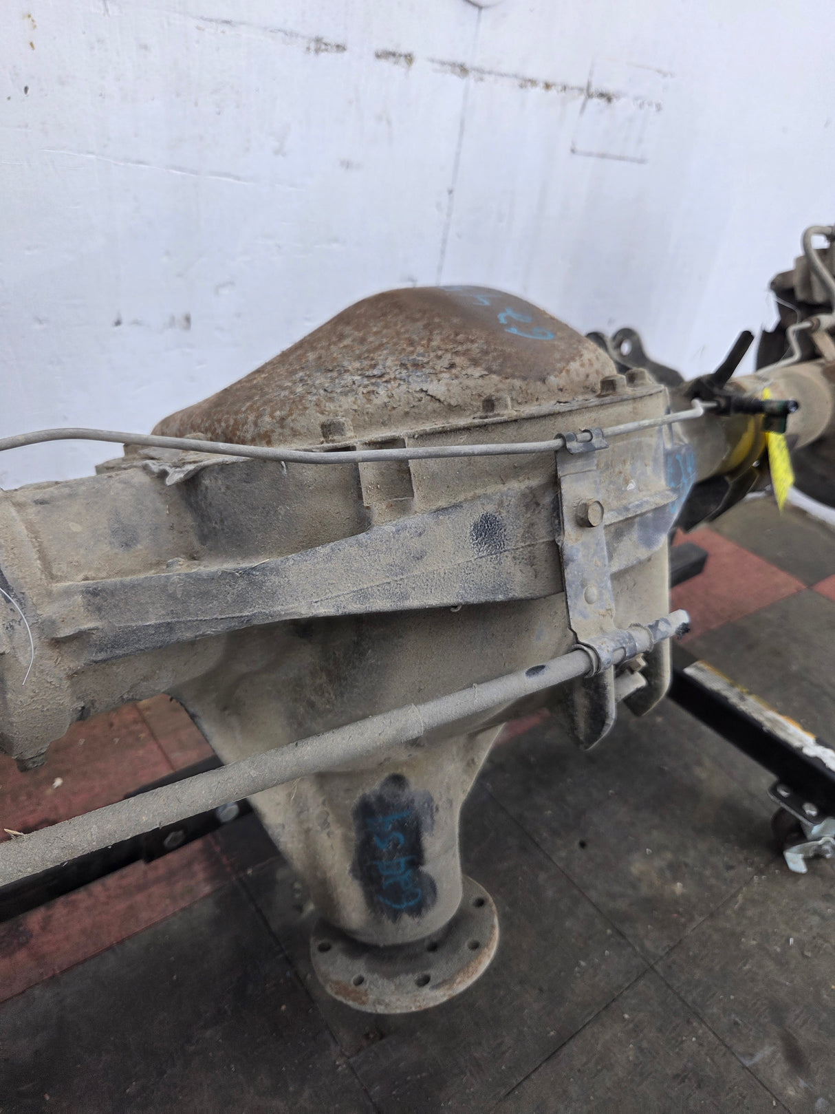 2002-2004 Ford Super Duty F250 F350 SRW Rear Axle 3.73 Gear Ratio 360k miles