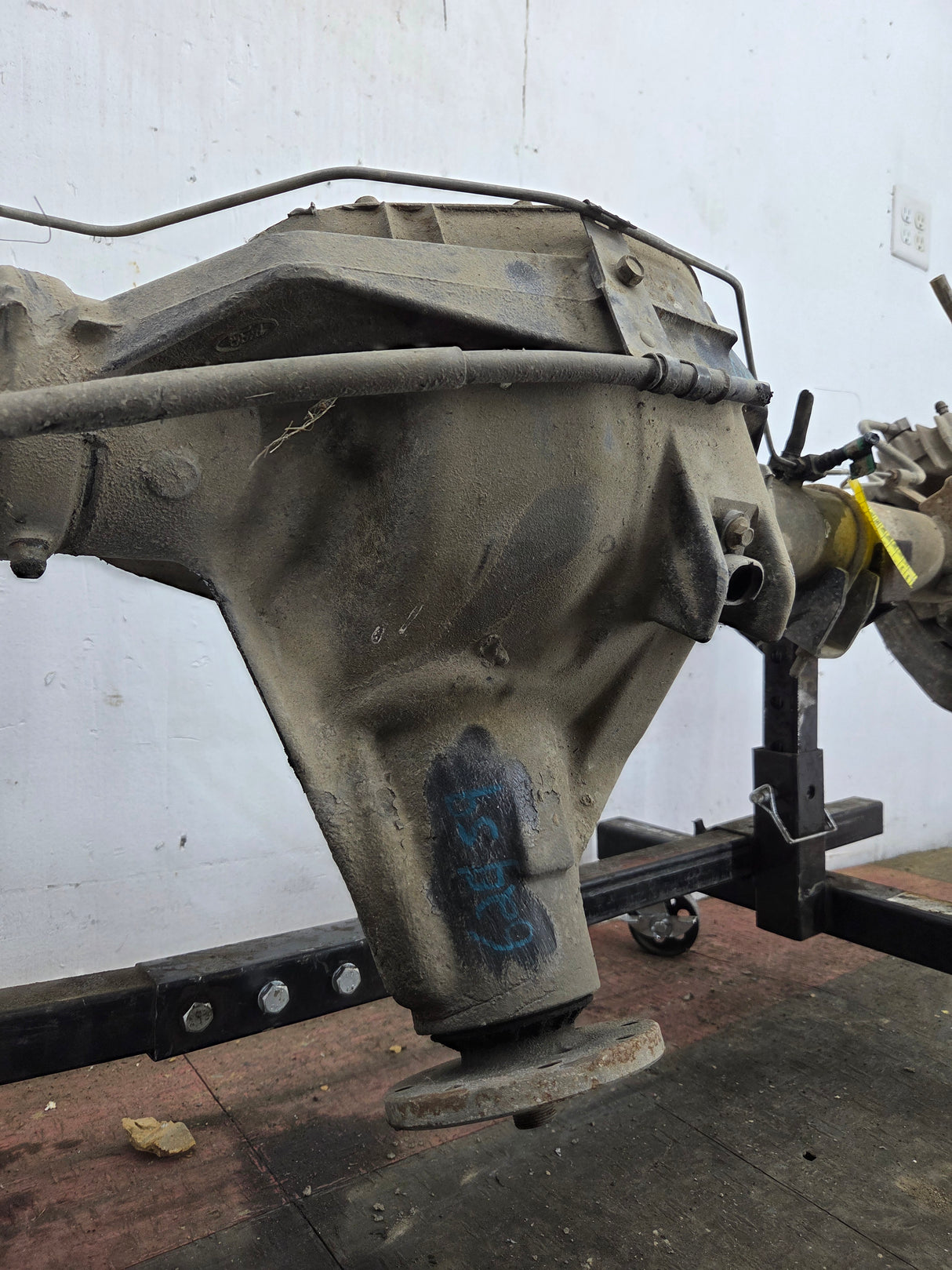 2002-2004 Ford Super Duty F250 F350 SRW Rear Axle 3.73 Gear Ratio 360k miles