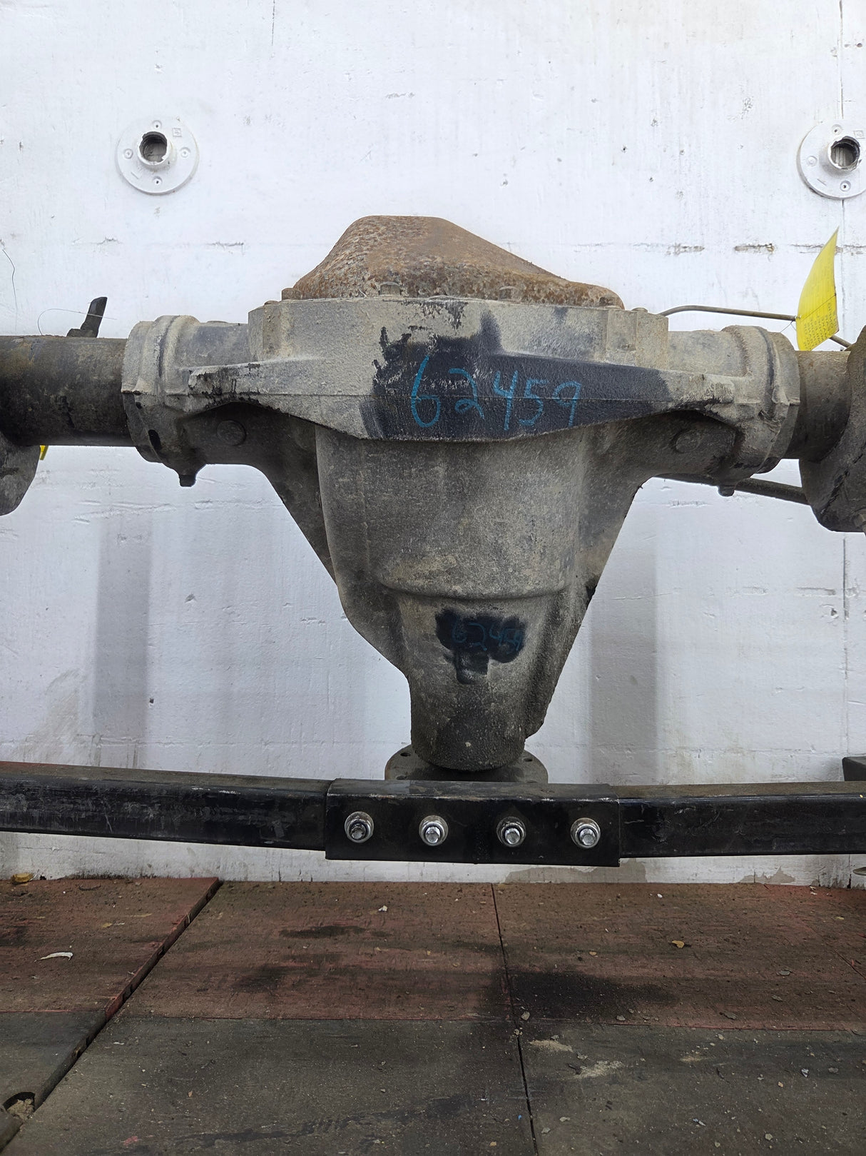 2002-2004 Ford Super Duty F250 F350 SRW Rear Axle 3.73 Gear Ratio 360k miles