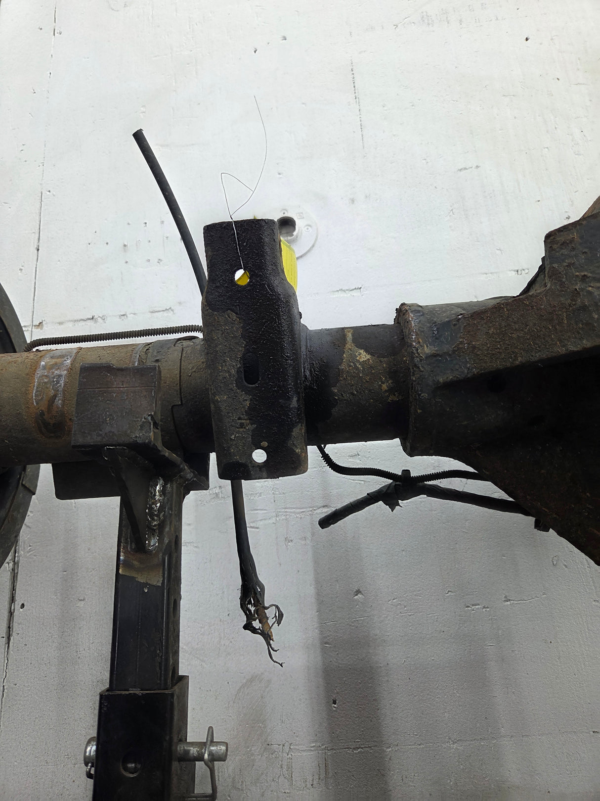 1996-1999 2nd Gen Dodge Ram 3500 Dually 4x4 Rear Axle 3.54 Ratio Cummins Diesel Gas