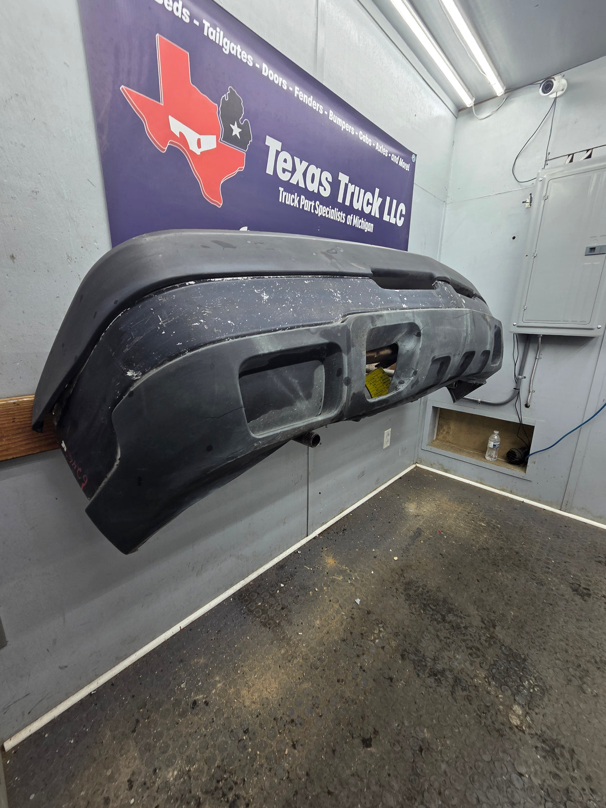 2003-2007 Chevrolet Silverado 2500HD 3500HD 'Cateye' Front Bumper