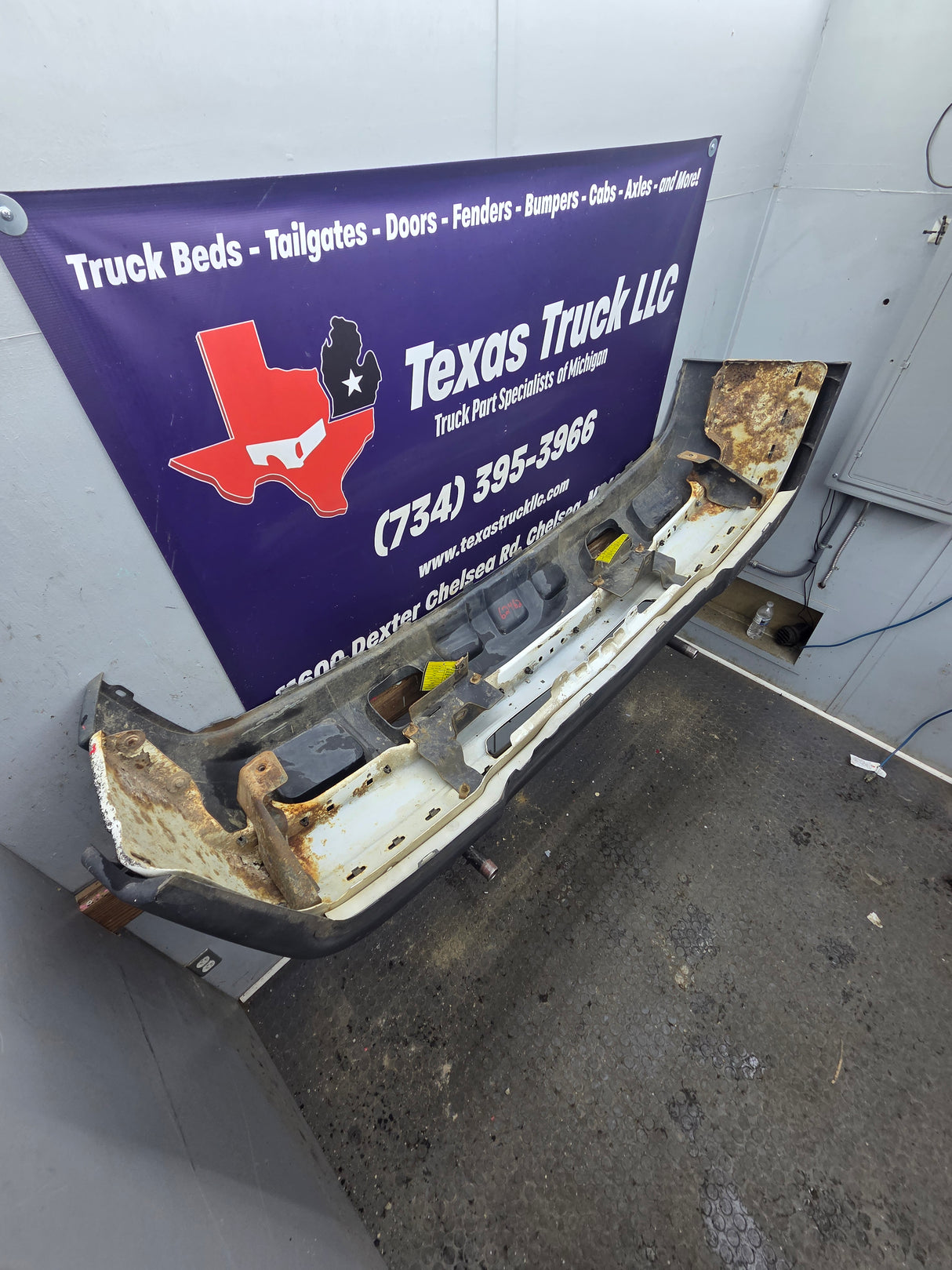 2003-2007 Chevrolet Silverado 2500HD 3500HD 'Cateye' Front Bumper