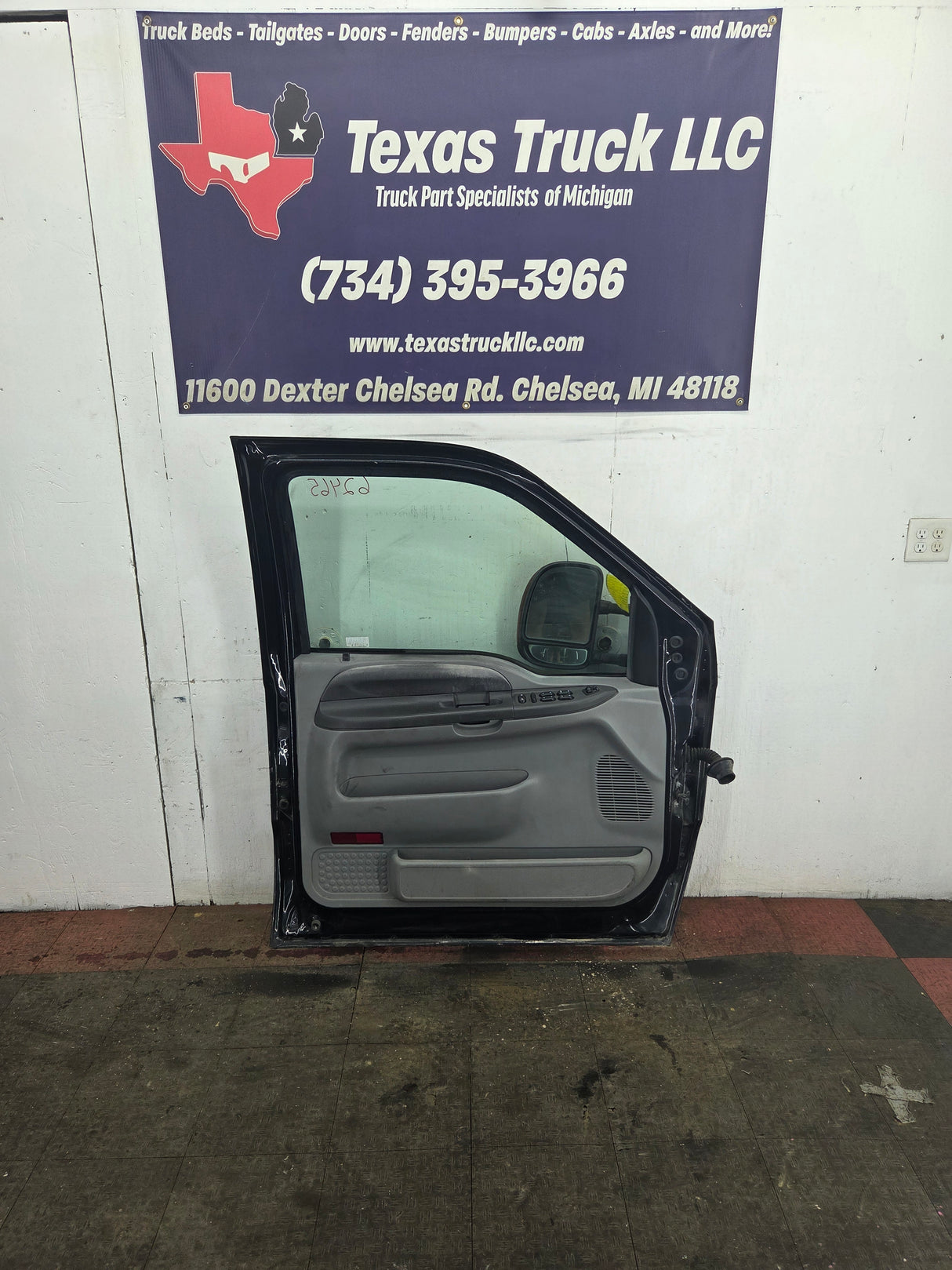 1999-2007 Ford Super Duty LH Driver Side Front Door F250 F350 F450 F550