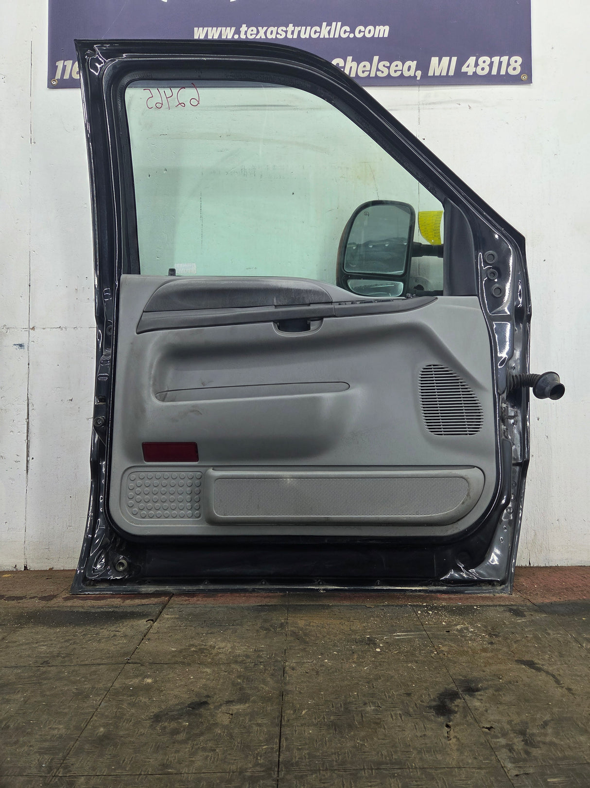 1999-2007 Ford Super Duty LH Driver Side Front Door F250 F350 F450 F550