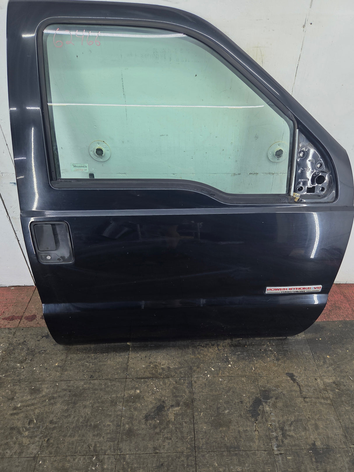1999-2007 Ford Super Duty RH Passenger Side Front Door F250 F350 F450 F550
