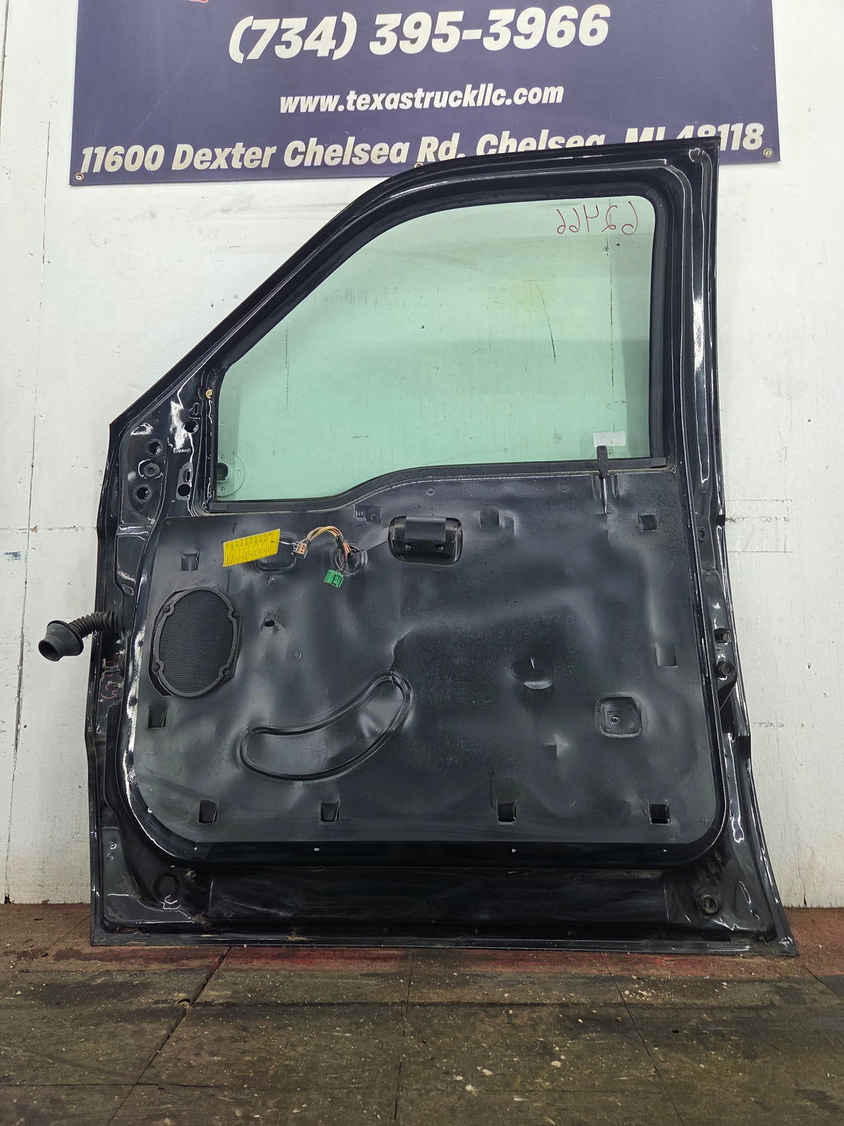 1999-2007 Ford Super Duty RH Passenger Side Front Door F250 F350 F450 F550
