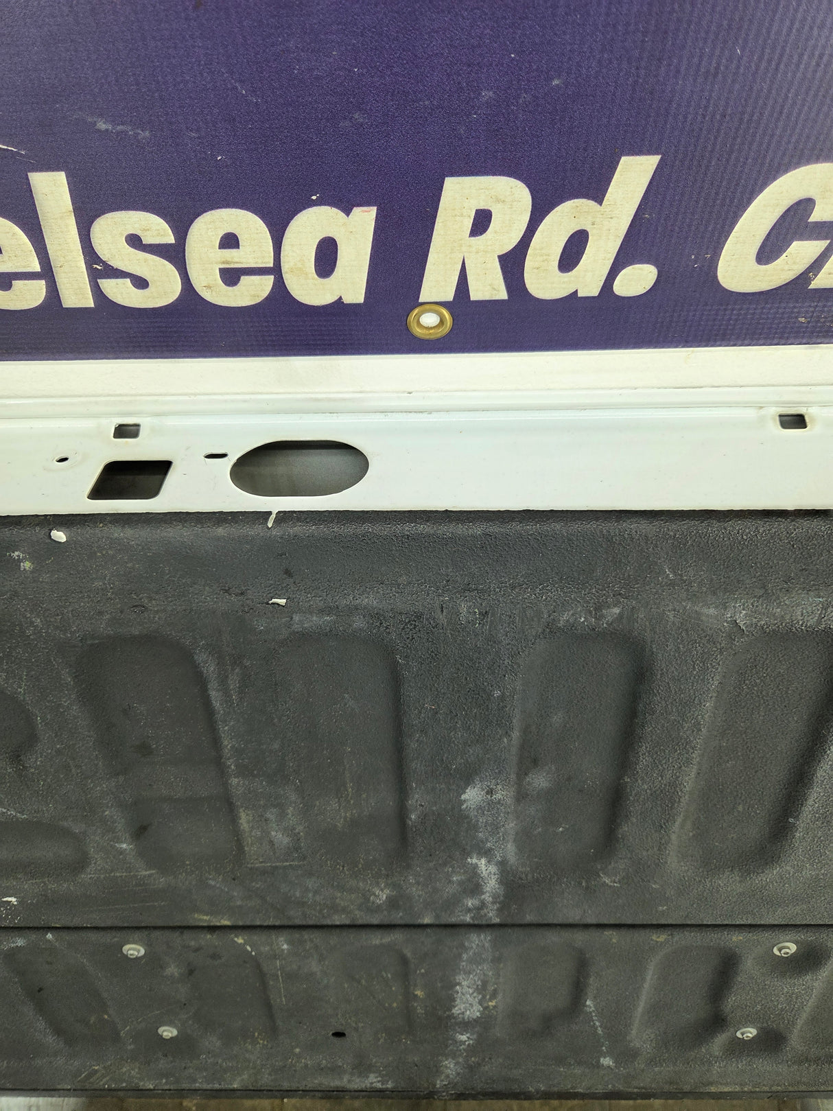 2017-2022 Ford F250 F350 F450 F550 Super Duty Tailgate - Oxford White